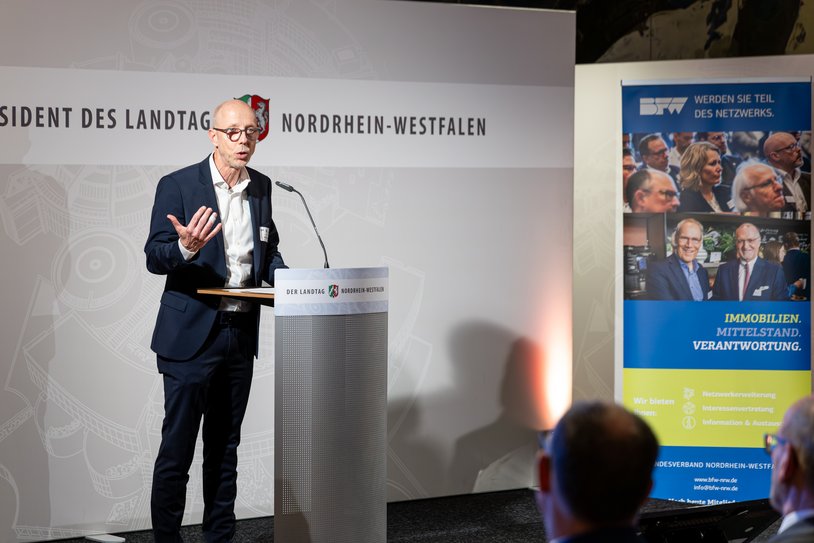 Zum Vergrößern bitte anklicken! Zum Vergrößern bitte anklicken!