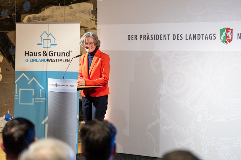 Zum Vergrößern bitte anklicken! Zum Vergrößern bitte anklicken!